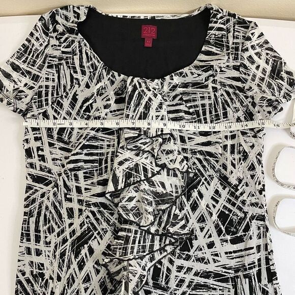 212 Collection| Ruffle| Lightweight| Has Stretch - Picture 3 of 11